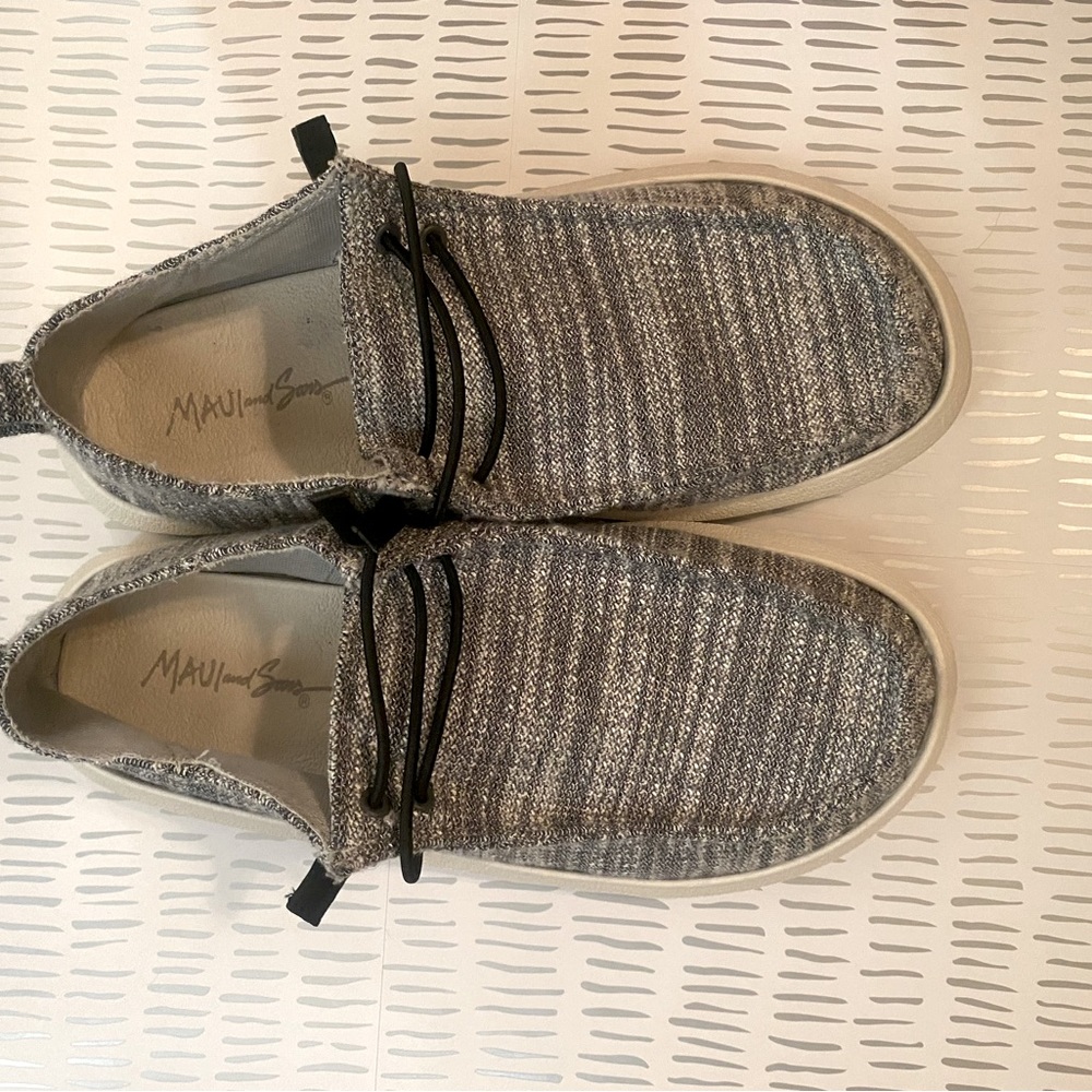 Maui and Sons Shoes size 9